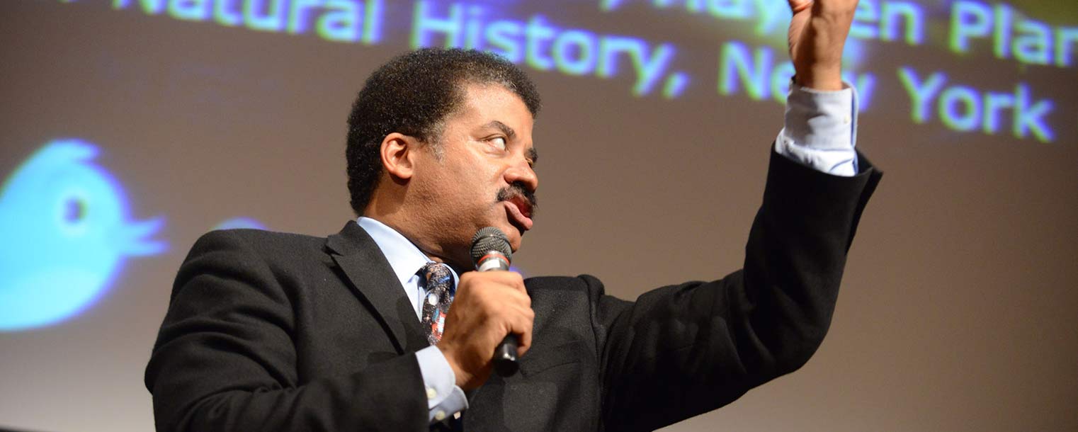 Neil deGrasse Tyson closes his remarks to a full crowd in the Kent Student Center Ballroom. Tyson spoke at the third Kent State University Presidential Speaker Series.