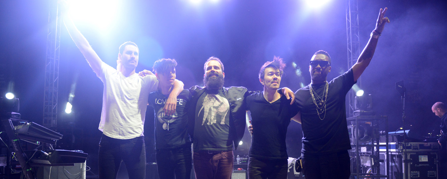 The band Capital Cities takes a bow for Kent State students celebrating the 20th anniversary of FlashFest on the Student Green.