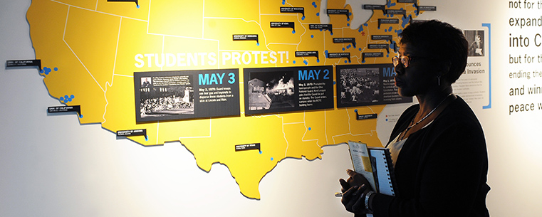 PBS news anchor Gwen Ifill spends time reviewing material in the May 4 Visitors Center in Taylor Hall.