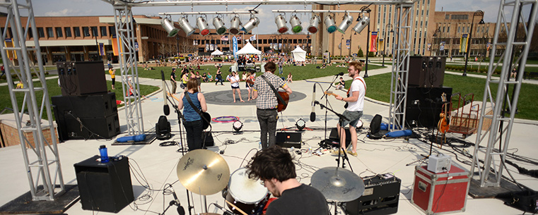 Hive Robbers performs on the Student Green as part of FlashFest 2013, an annual event for Kent State students.