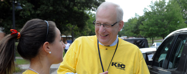 Kent State University President Lester A. Lefton wears his "Ask Me" button on freshman move-in day.