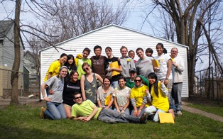 Photo of Kent State studnts volunteering in Buffalo