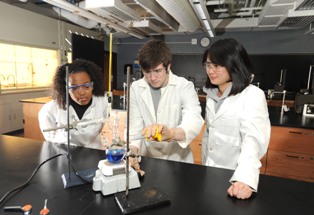 Photo of Kent State University chemistry students