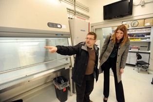 State Rep. Kathleen Clyde tours Biosafety Training Lab at Kent State